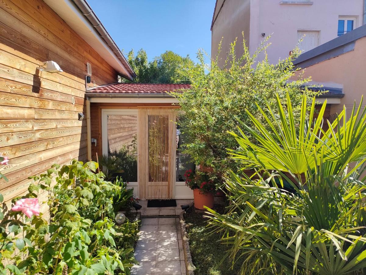L'Escale Vichy Villa Exterior photo