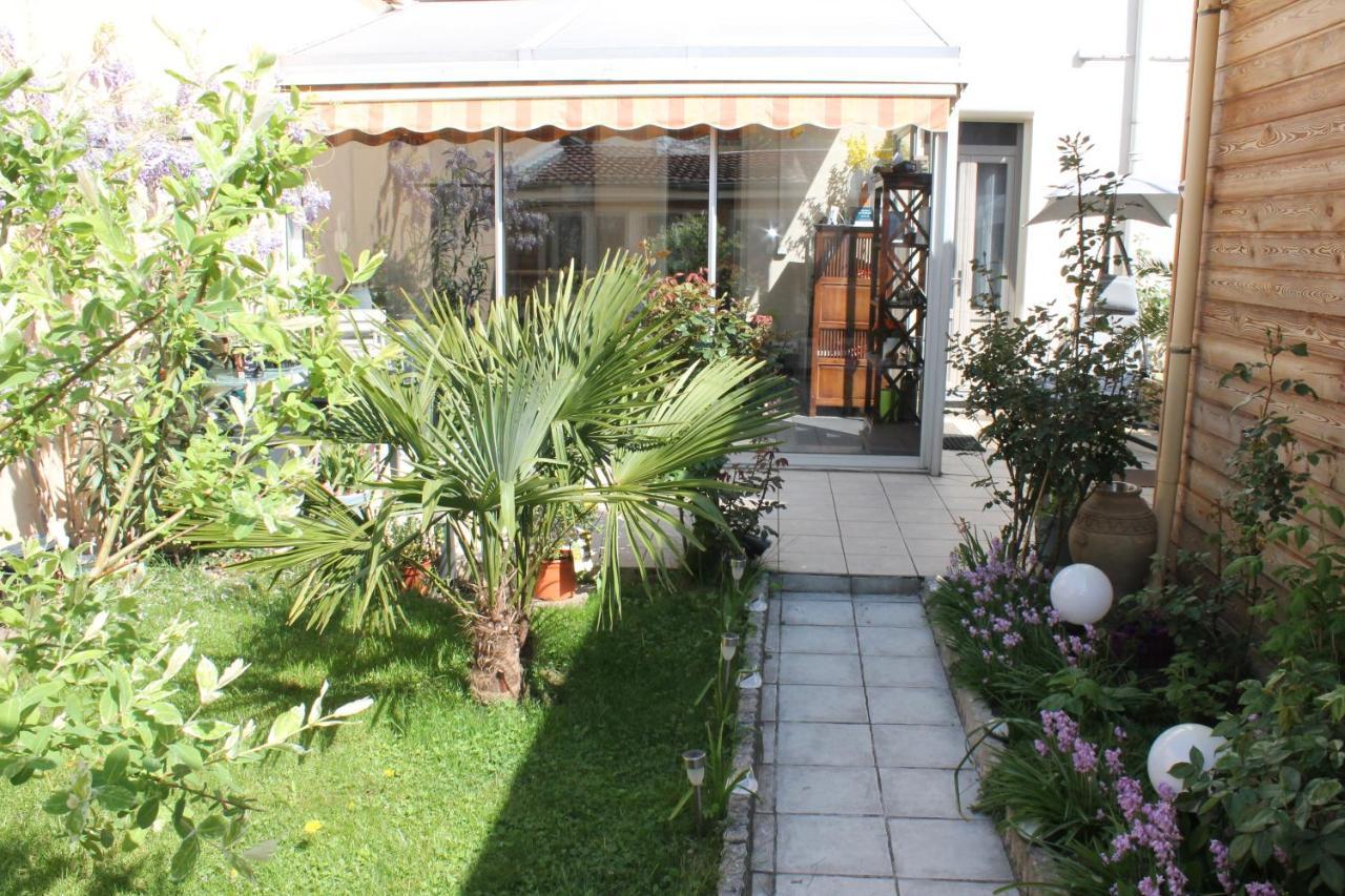 L'Escale Vichy Villa Exterior photo
